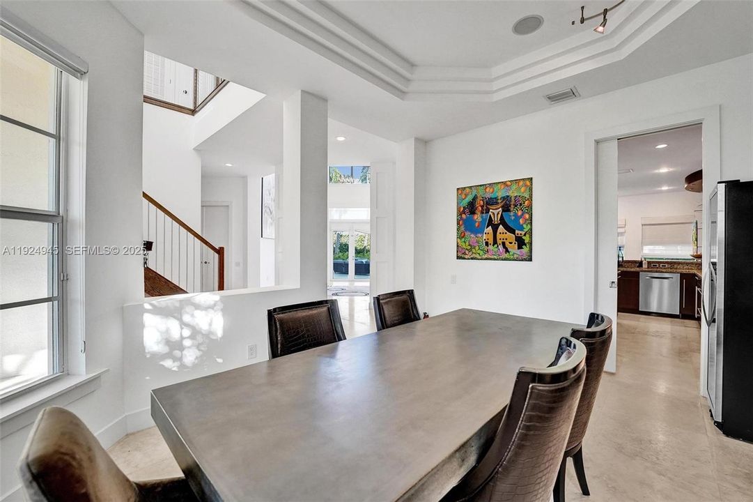 На продажу: $3,999,000 (5 спален, 4 ванн, 4138 Квадратных фут)