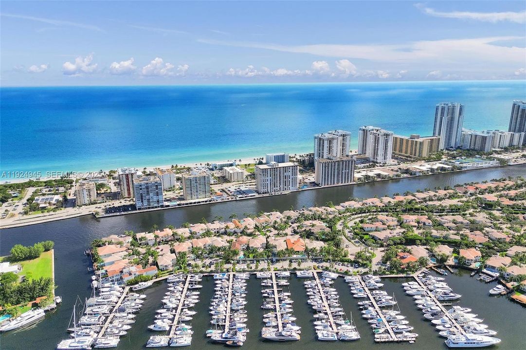 На продажу: $3,999,000 (5 спален, 4 ванн, 4138 Квадратных фут)