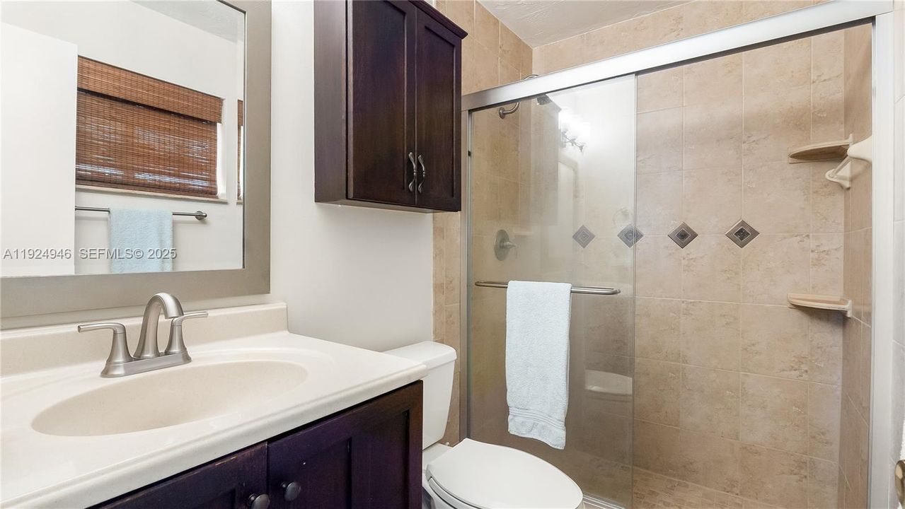 На продажу: $839,000 (3 спален, 2 ванн, 1935 Квадратных фут)