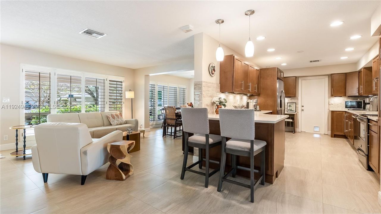 На продажу: $839,000 (3 спален, 2 ванн, 1935 Квадратных фут)