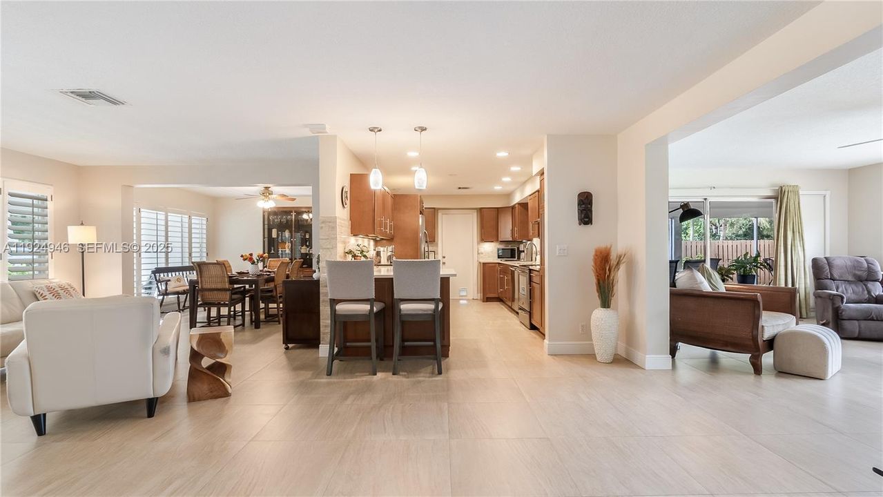 На продажу: $839,000 (3 спален, 2 ванн, 1935 Квадратных фут)