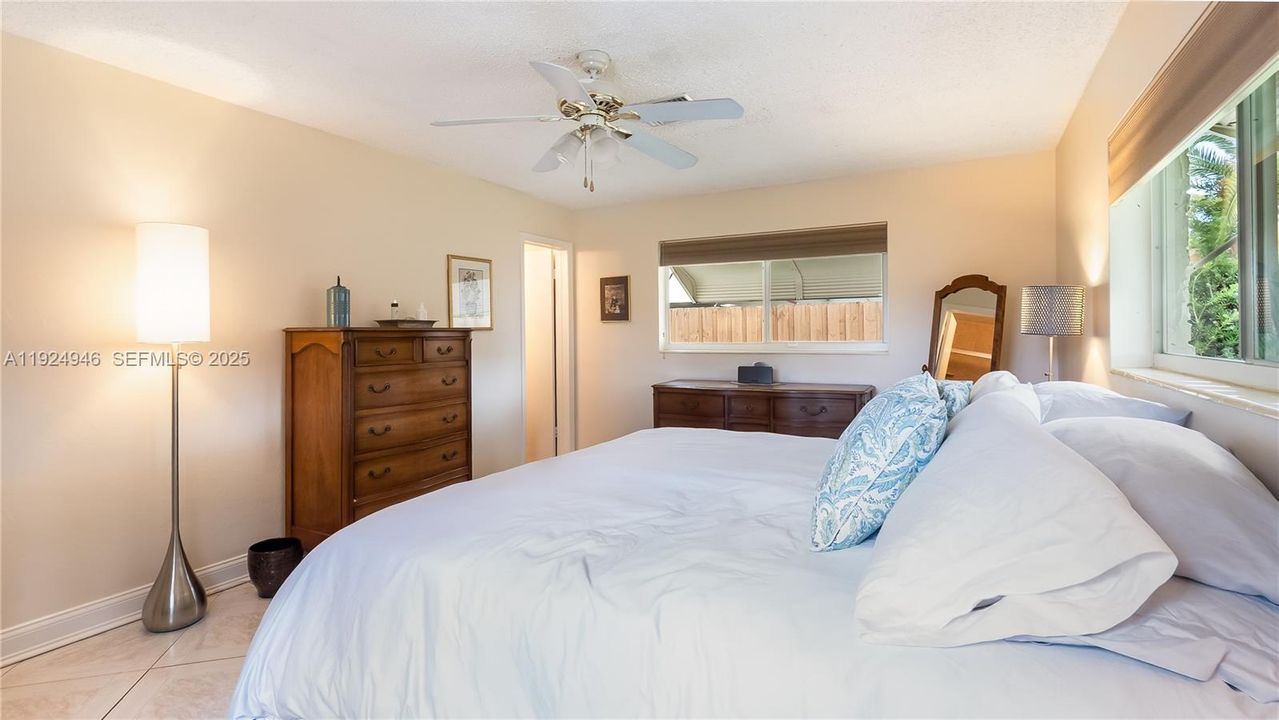 На продажу: $839,000 (3 спален, 2 ванн, 1935 Квадратных фут)