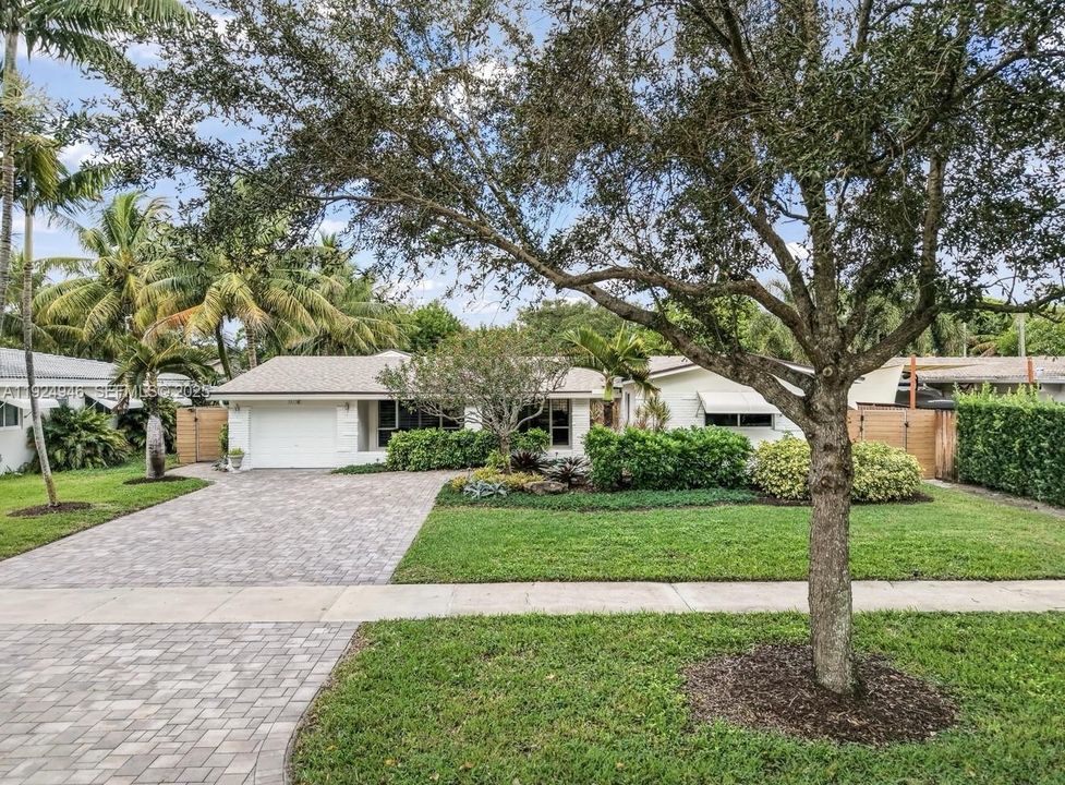 На продажу: $839,000 (3 спален, 2 ванн, 1935 Квадратных фут)