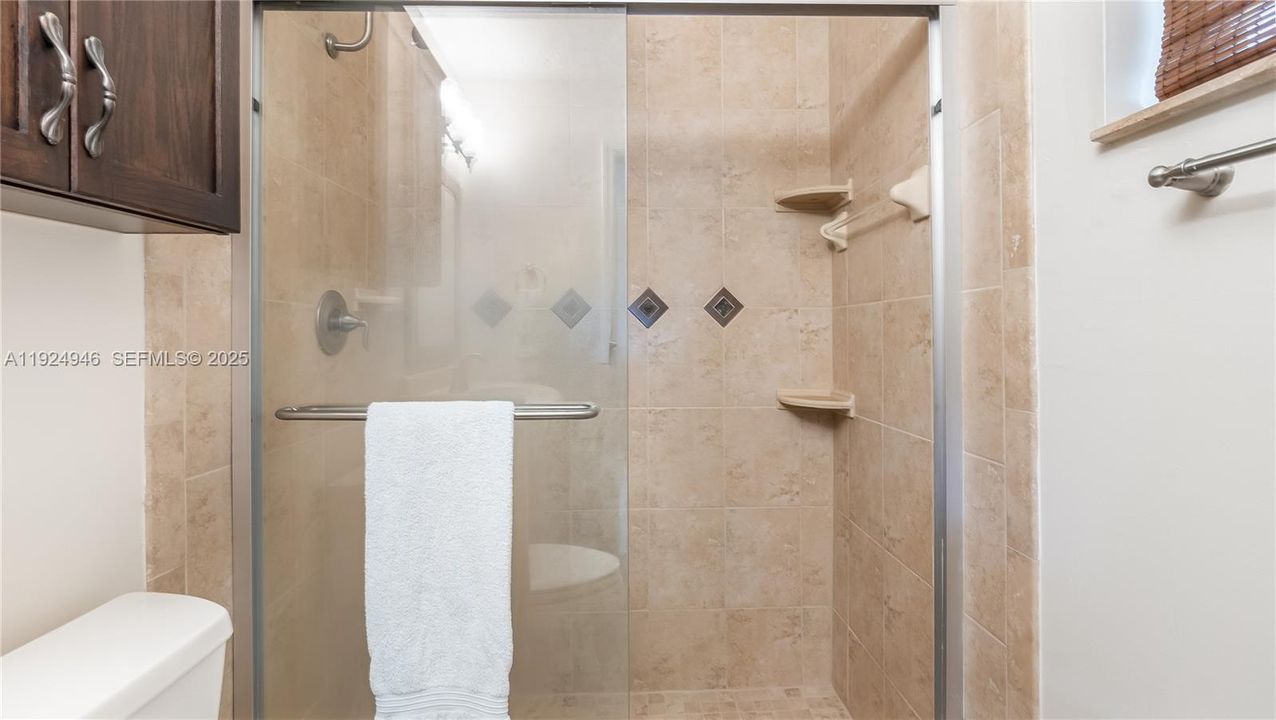 На продажу: $839,000 (3 спален, 2 ванн, 1935 Квадратных фут)