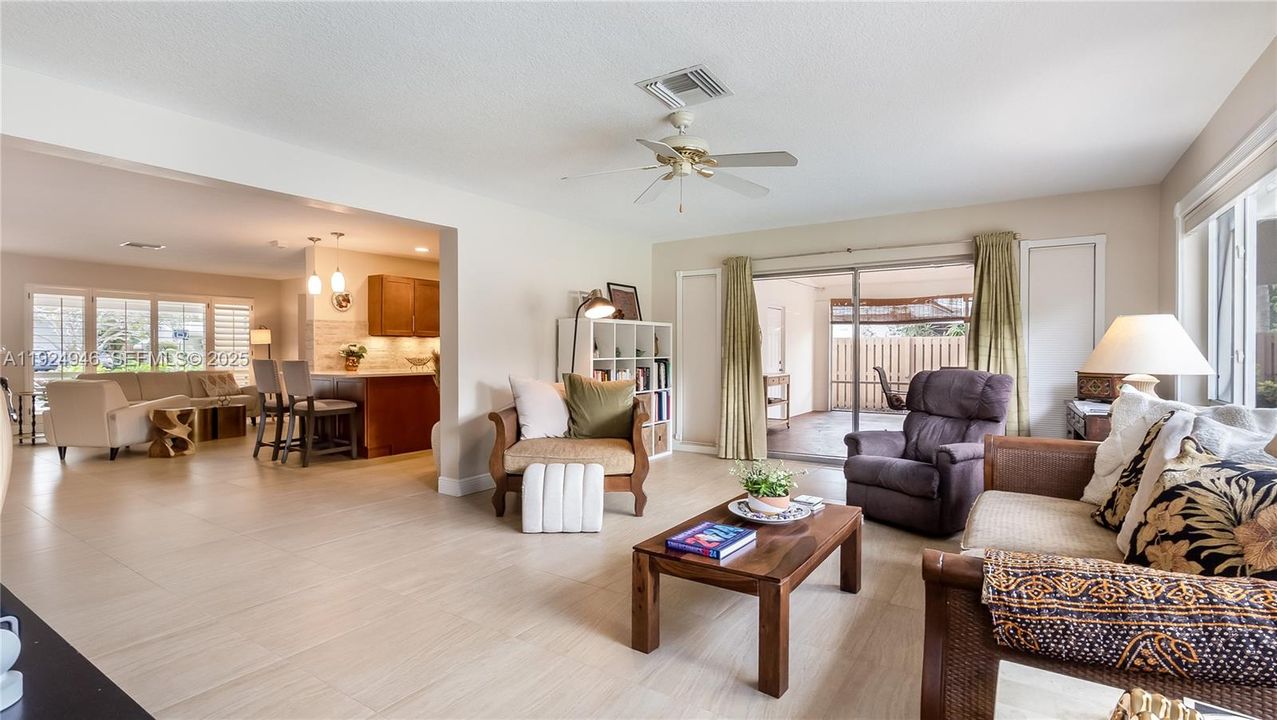 На продажу: $839,000 (3 спален, 2 ванн, 1935 Квадратных фут)