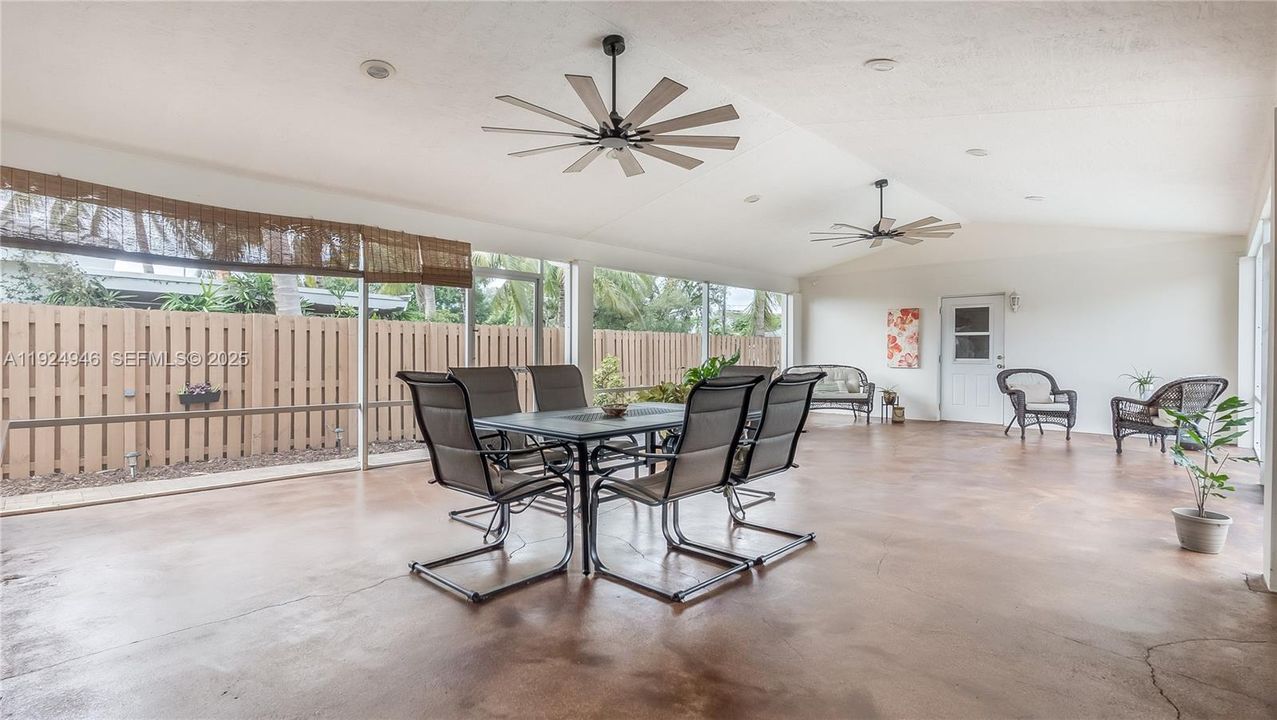 На продажу: $839,000 (3 спален, 2 ванн, 1935 Квадратных фут)