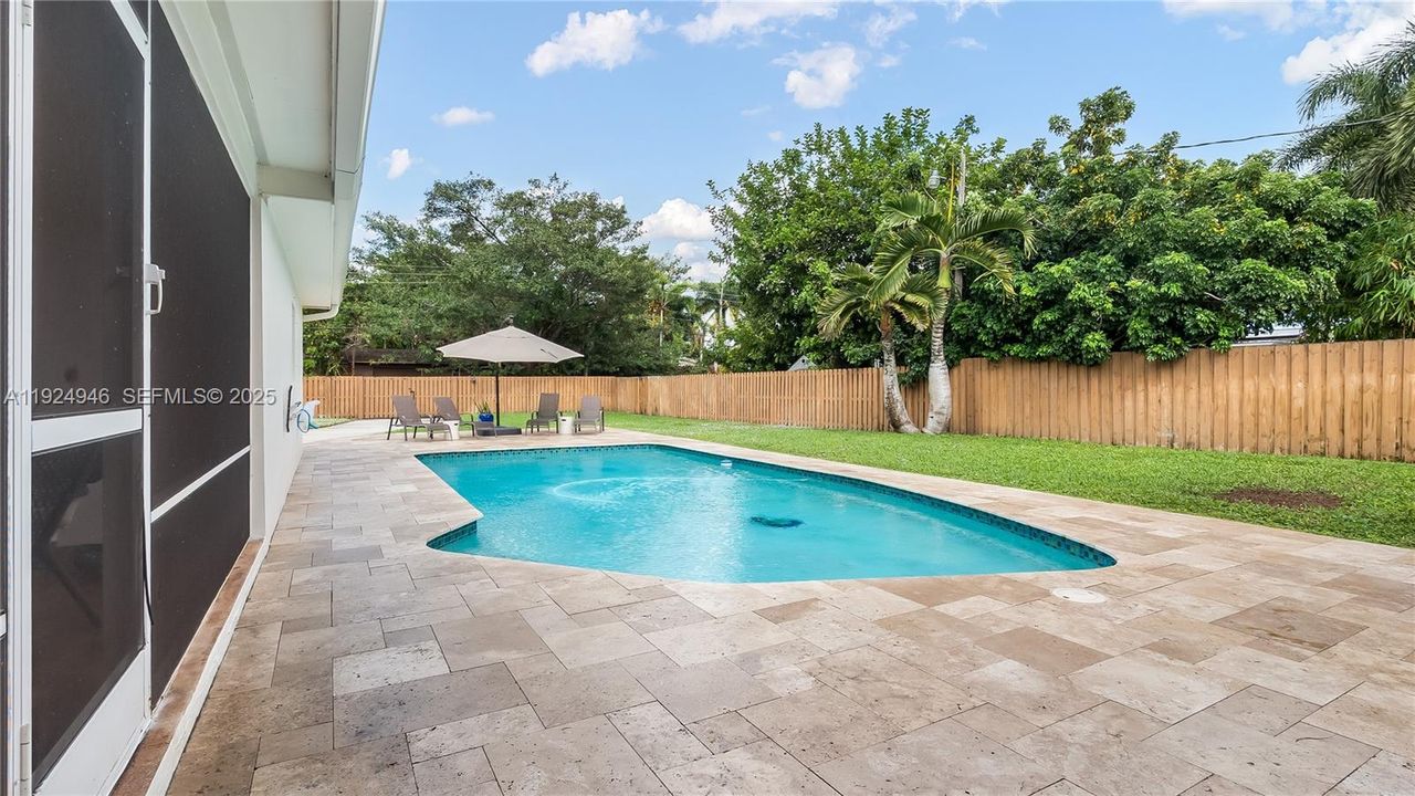 На продажу: $839,000 (3 спален, 2 ванн, 1935 Квадратных фут)