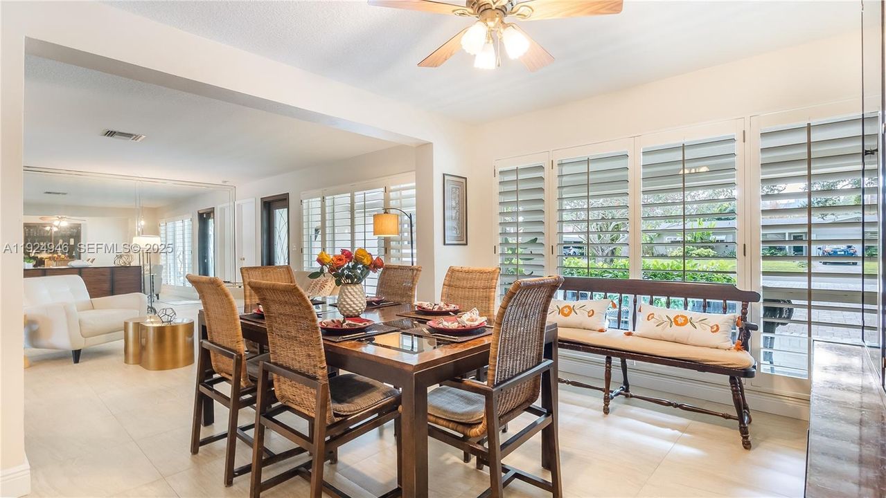 На продажу: $839,000 (3 спален, 2 ванн, 1935 Квадратных фут)