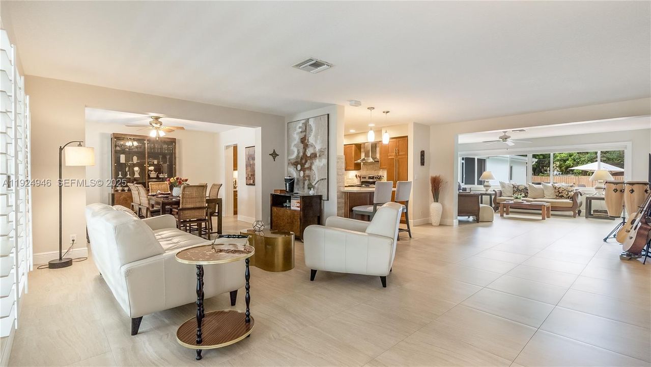 На продажу: $839,000 (3 спален, 2 ванн, 1935 Квадратных фут)