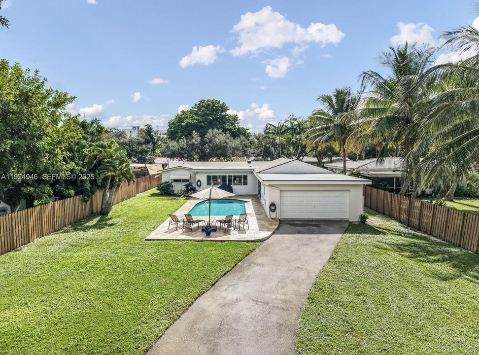 На продажу: $839,000 (3 спален, 2 ванн, 1935 Квадратных фут)