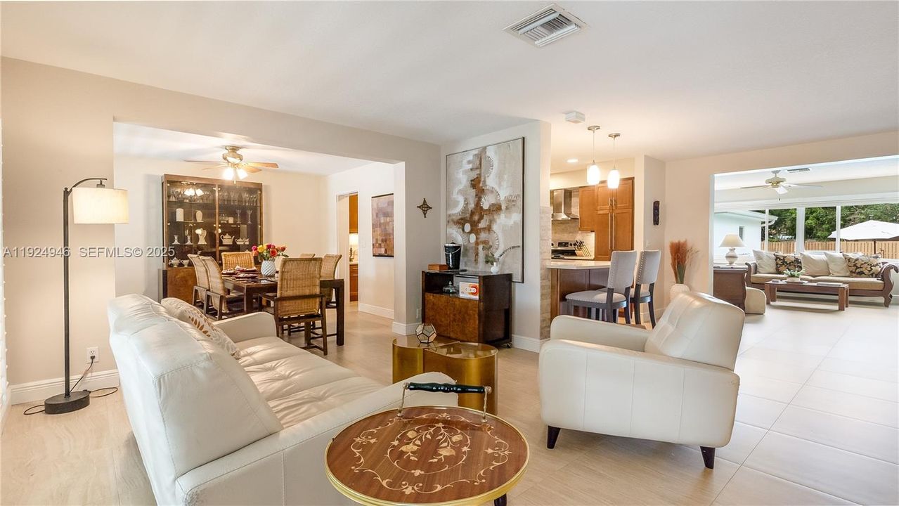 На продажу: $839,000 (3 спален, 2 ванн, 1935 Квадратных фут)