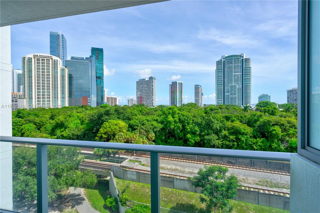 待售: $450,000 (1 贝兹, 1 浴室, 659 平方英尺)