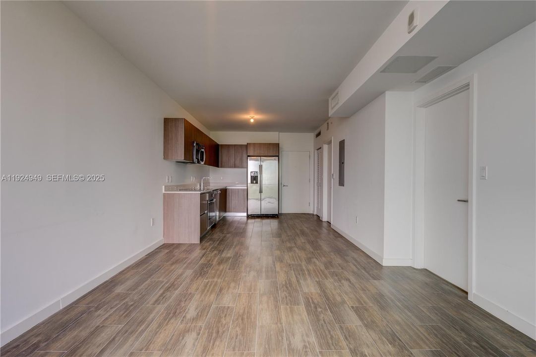 待售: $450,000 (1 贝兹, 1 浴室, 659 平方英尺)