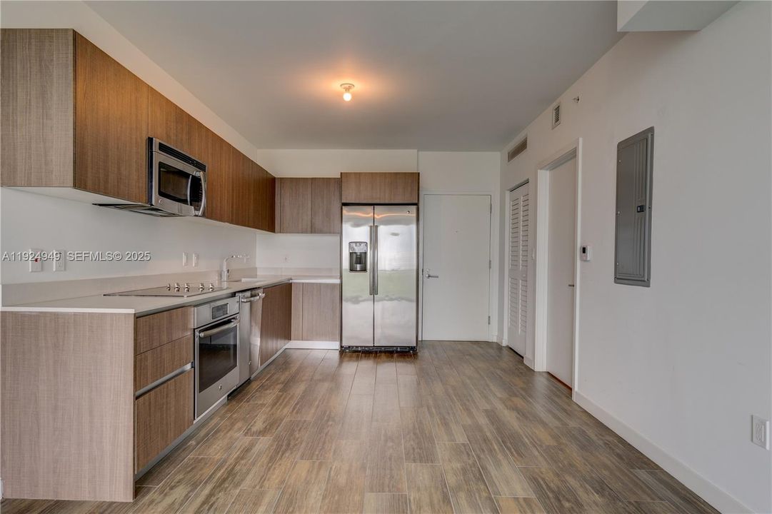 待售: $450,000 (1 贝兹, 1 浴室, 659 平方英尺)