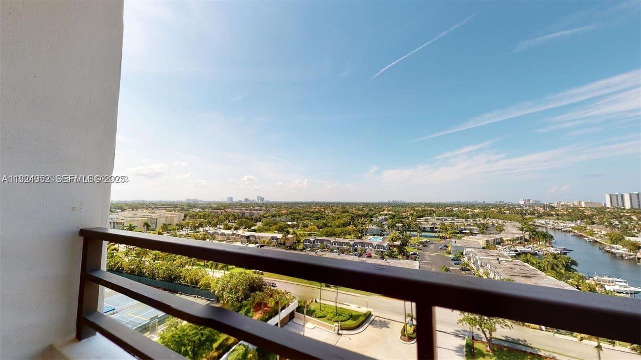 For Sale: $315,000 (2 beds, 2 baths, 1280 Square Feet)