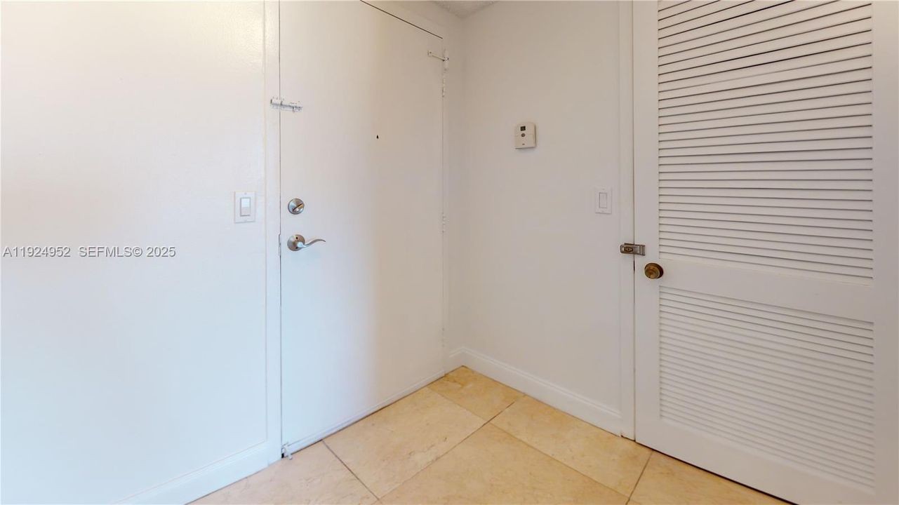 For Sale: $315,000 (2 beds, 2 baths, 1280 Square Feet)