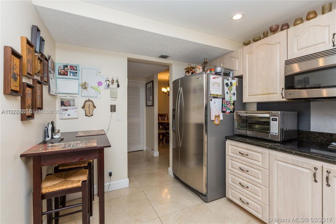 For Sale: $315,000 (2 beds, 2 baths, 1280 Square Feet)