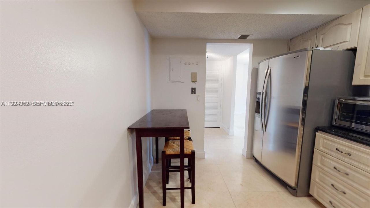 For Sale: $315,000 (2 beds, 2 baths, 1280 Square Feet)