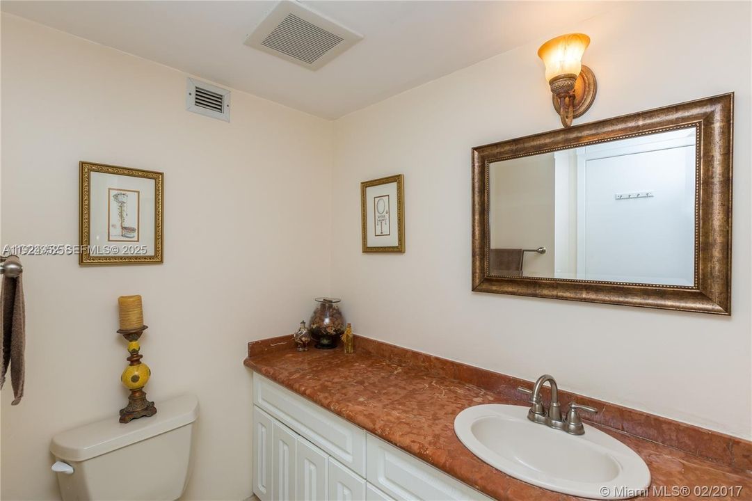For Sale: $315,000 (2 beds, 2 baths, 1280 Square Feet)