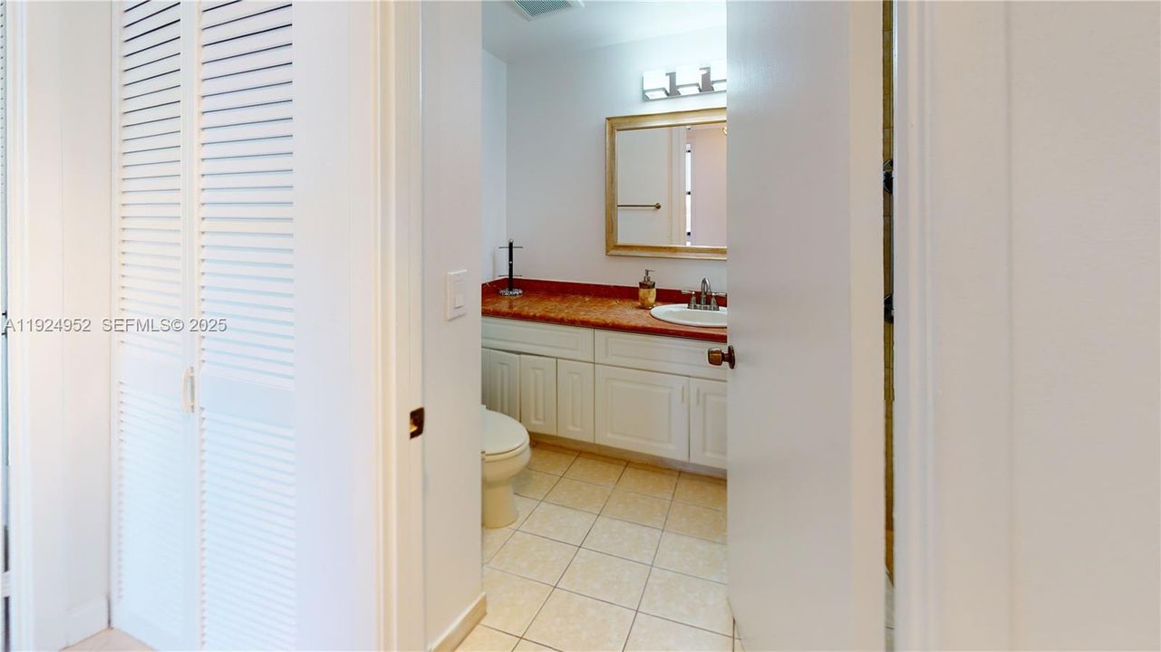 For Sale: $315,000 (2 beds, 2 baths, 1280 Square Feet)