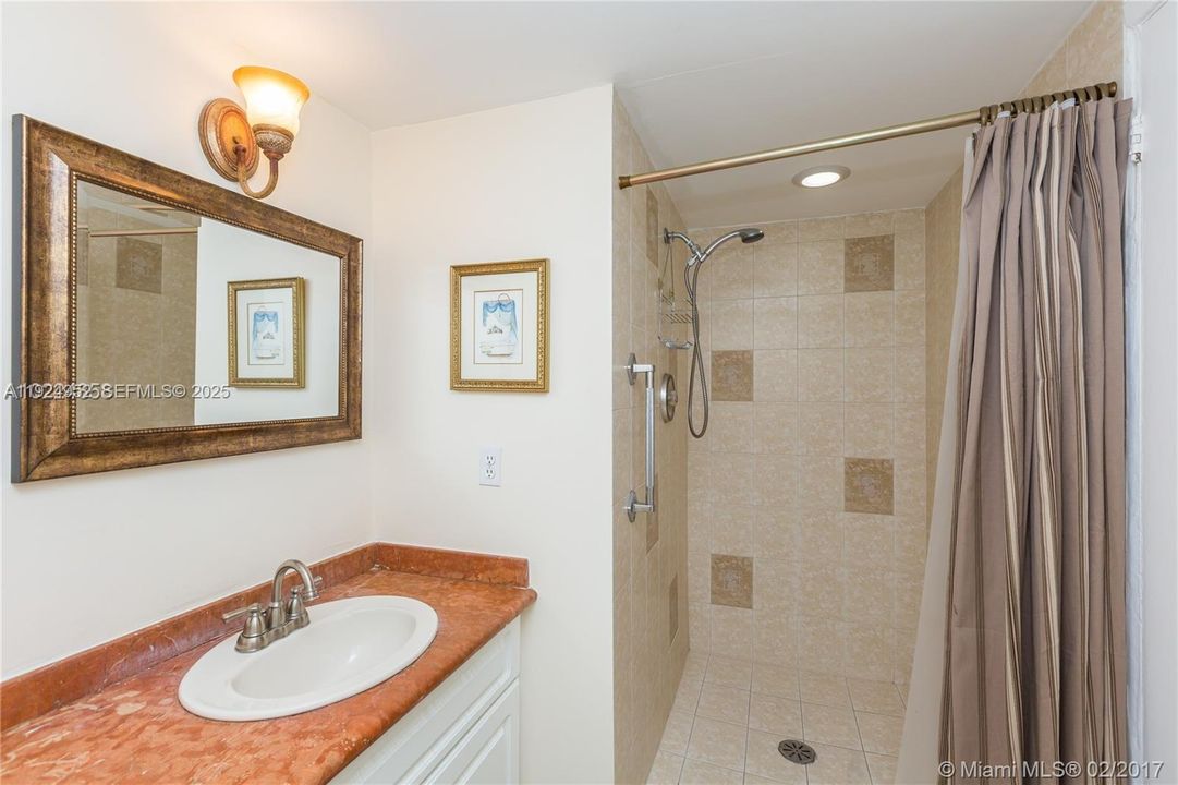 For Sale: $315,000 (2 beds, 2 baths, 1280 Square Feet)