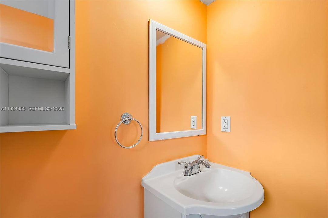 В аренду: $1,650 (1 спален, 1 ванн, 850 Квадратных фут)