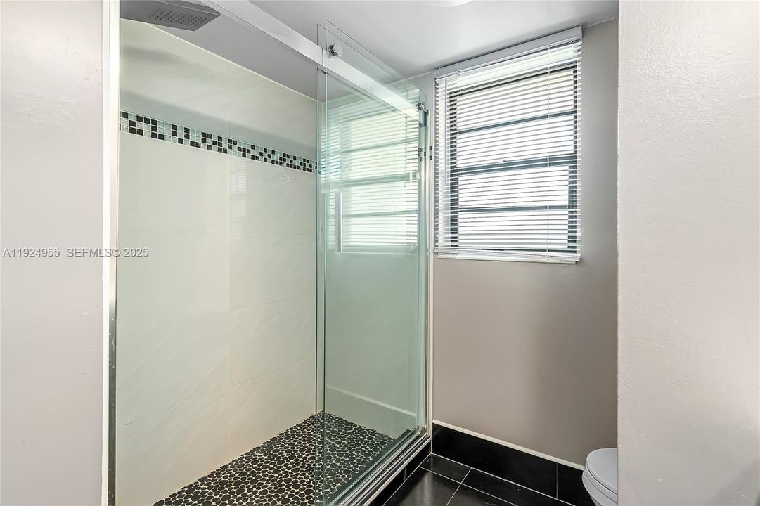 В аренду: $1,650 (1 спален, 1 ванн, 850 Квадратных фут)