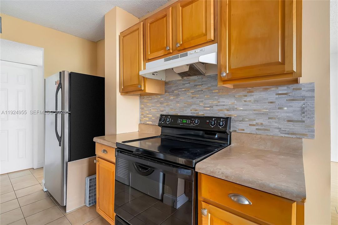 В аренду: $1,650 (1 спален, 1 ванн, 850 Квадратных фут)