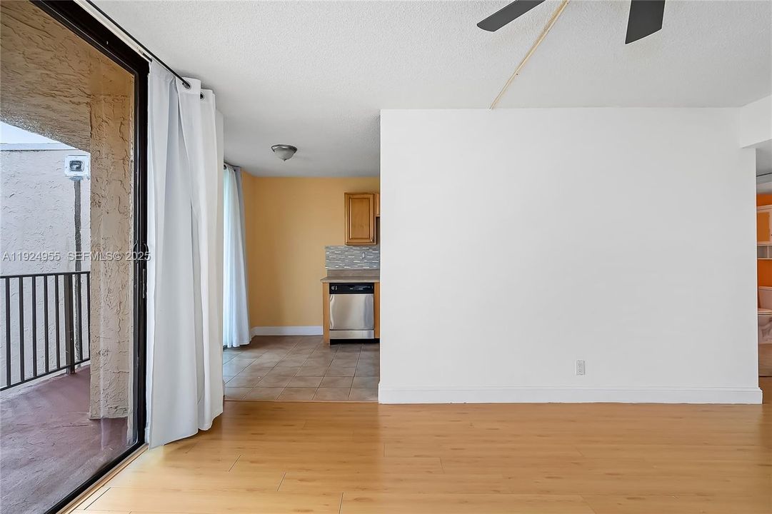 В аренду: $1,650 (1 спален, 1 ванн, 850 Квадратных фут)