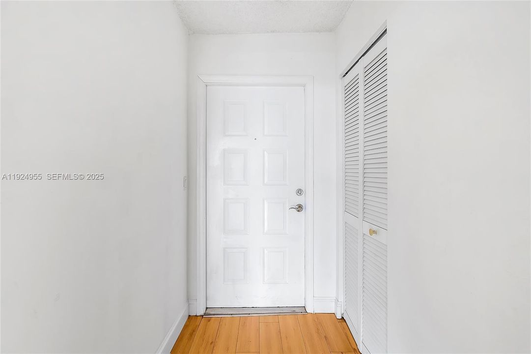 В аренду: $1,650 (1 спален, 1 ванн, 850 Квадратных фут)