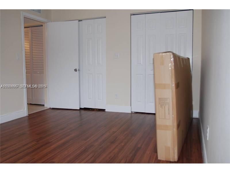 For Sale: $210,000 (2 beds, 2 baths, 950 Square Feet)