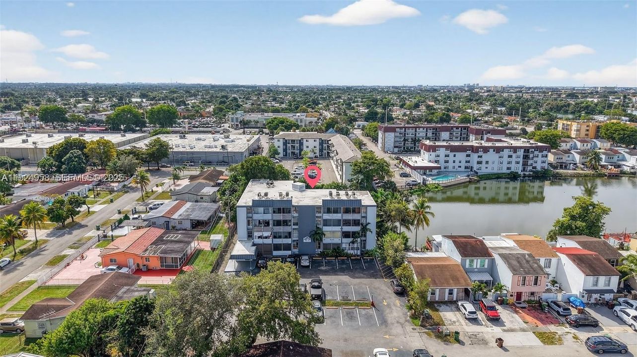 For Rent: $1,950 (2 beds, 1 baths, 843 Square Feet)