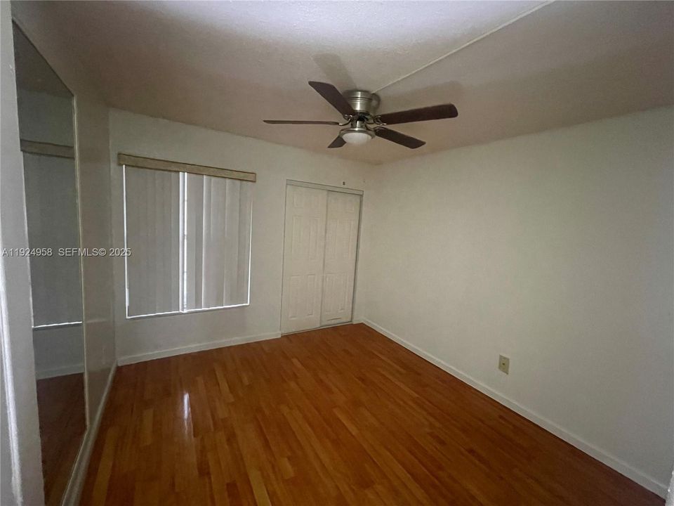 For Rent: $1,950 (2 beds, 1 baths, 843 Square Feet)