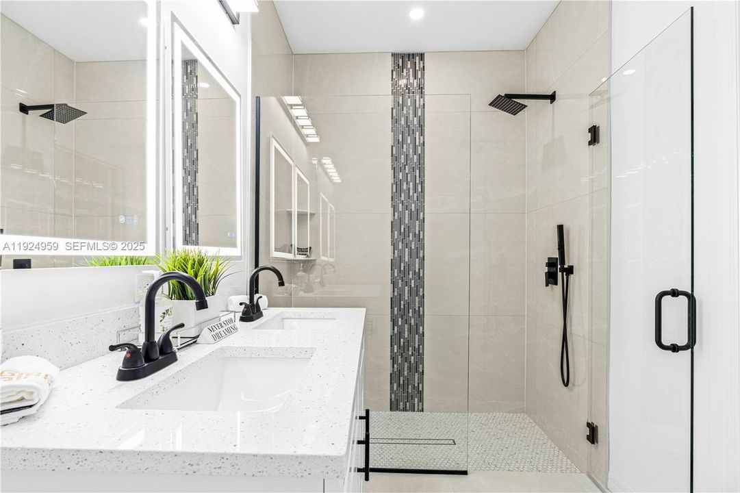 На продажу: $309,900 (3 спален, 2 ванн, 1410 Квадратных фут)