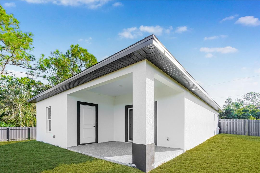 На продажу: $309,900 (3 спален, 2 ванн, 1410 Квадратных фут)