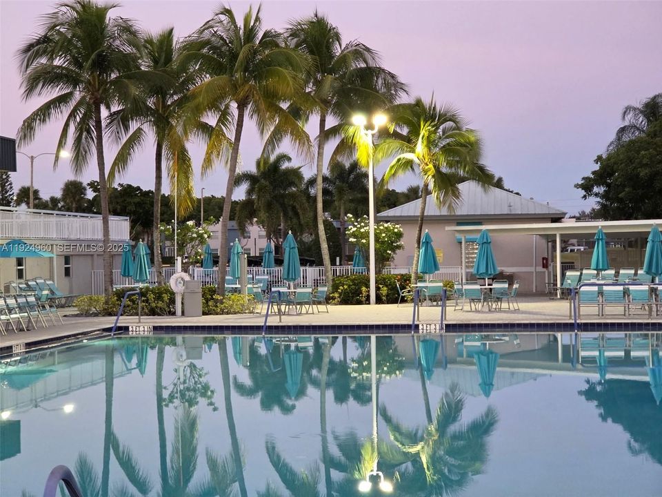 For Rent: $1,425 (2 beds, 2 baths, 907 Square Feet)