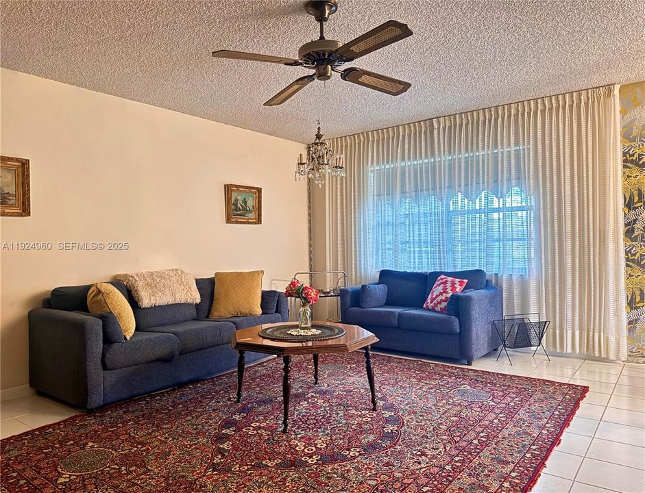 For Rent: $1,425 (2 beds, 2 baths, 907 Square Feet)