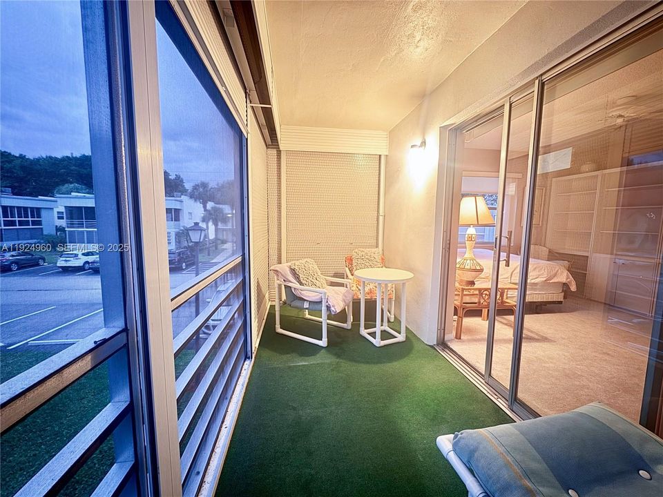 For Rent: $1,425 (2 beds, 2 baths, 907 Square Feet)