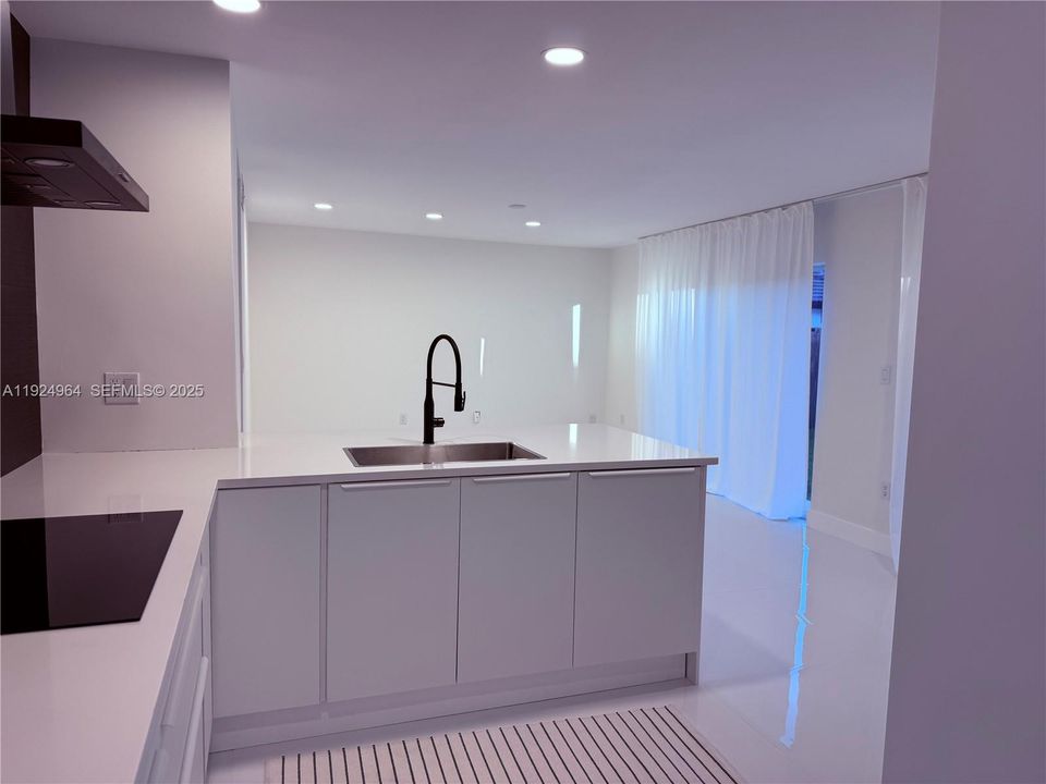 For Rent: $4,400 (4 beds, 3 baths, 1950 Square Feet)