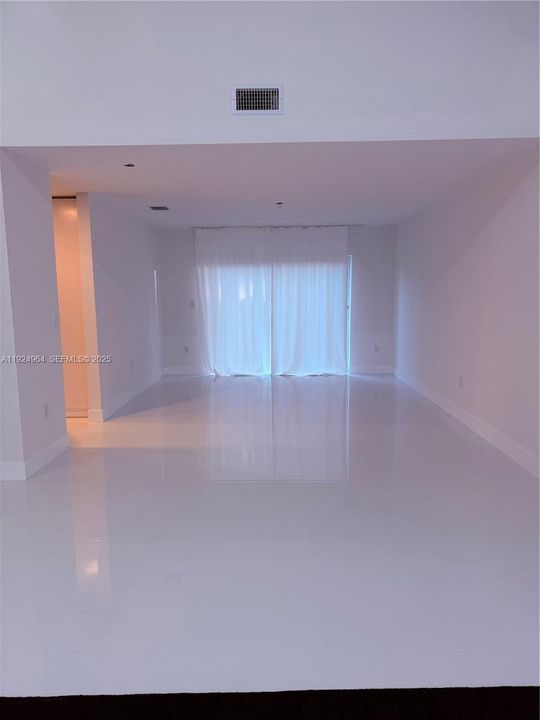 For Rent: $4,400 (4 beds, 3 baths, 1950 Square Feet)