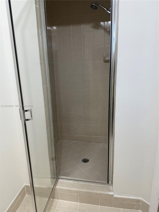 For Rent: $4,400 (4 beds, 3 baths, 1950 Square Feet)