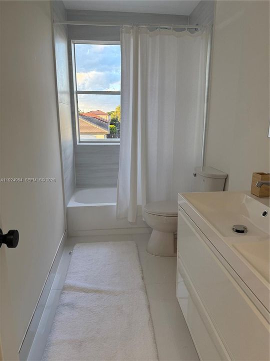 For Rent: $4,400 (4 beds, 3 baths, 1950 Square Feet)