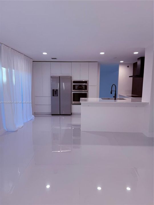 For Rent: $4,400 (4 beds, 3 baths, 1950 Square Feet)