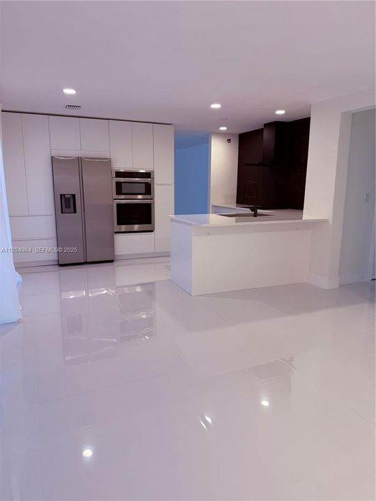 For Rent: $4,400 (4 beds, 3 baths, 1950 Square Feet)