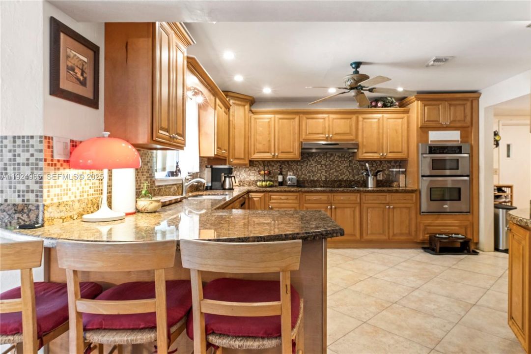 待售: $975,000 (4 贝兹, 3 浴室, 2694 平方英尺)