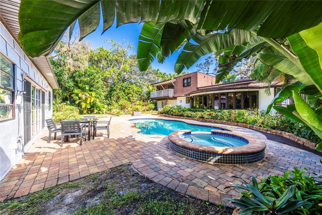 待售: $975,000 (4 贝兹, 3 浴室, 2694 平方英尺)