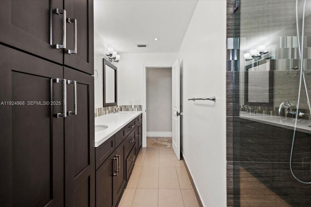 For Sale: $1,300,000 (4 beds, 3 baths, 3397 Square Feet)