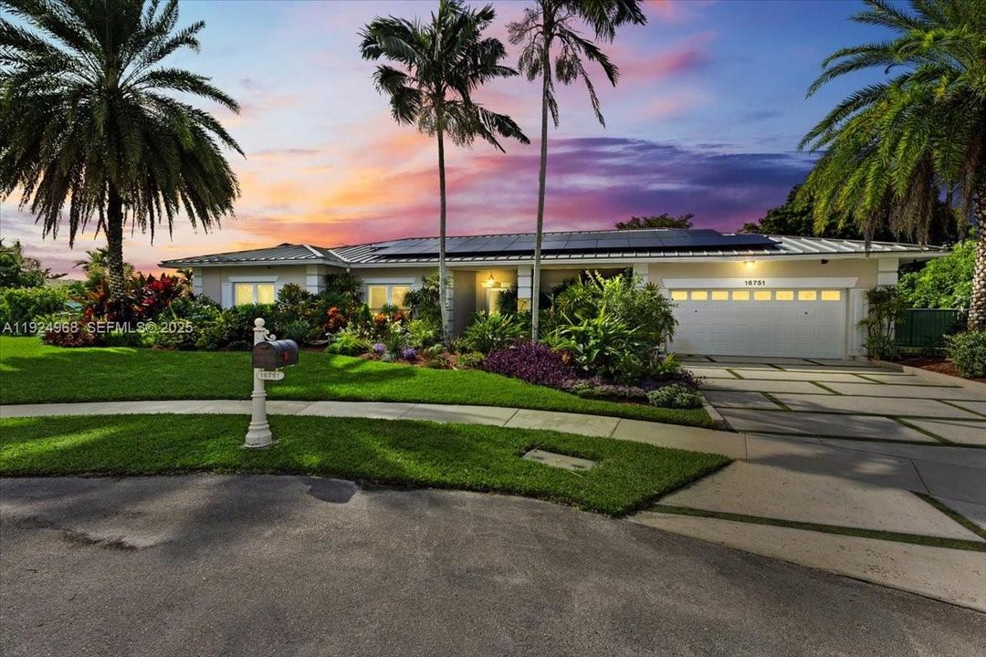 For Sale: $1,300,000 (4 beds, 3 baths, 3397 Square Feet)