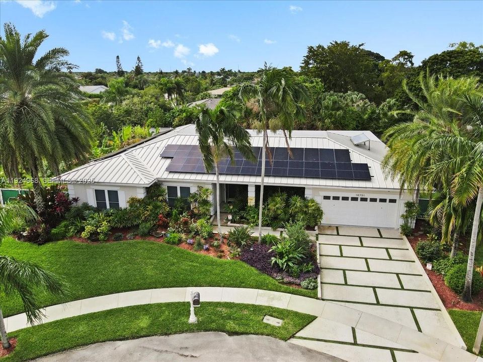 For Sale: $1,300,000 (4 beds, 3 baths, 3397 Square Feet)