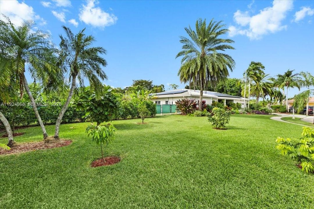 For Sale: $1,300,000 (4 beds, 3 baths, 3397 Square Feet)